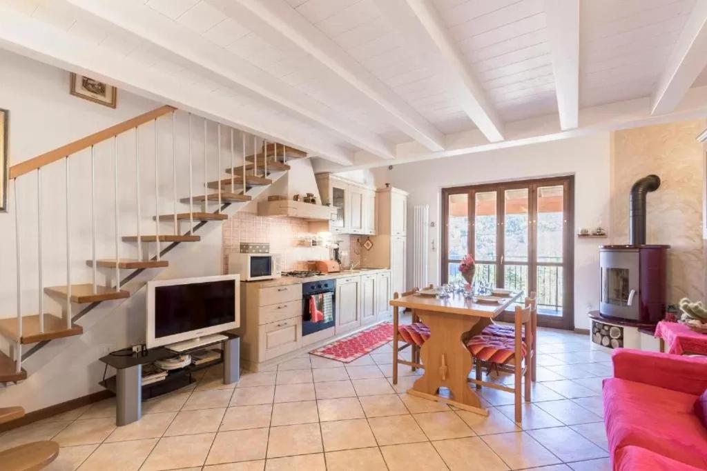 Casa Vacanze Rosalba Ferrara di Monte Baldo Ngoại thất bức ảnh