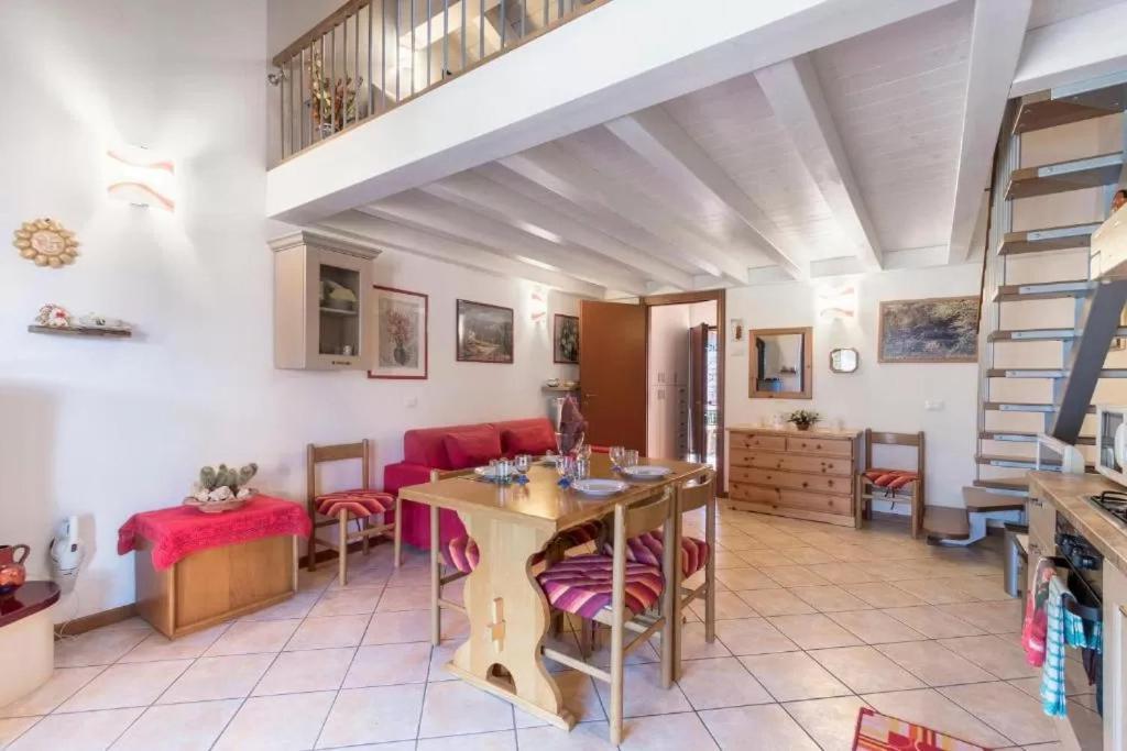 Casa Vacanze Rosalba Ferrara di Monte Baldo Ngoại thất bức ảnh