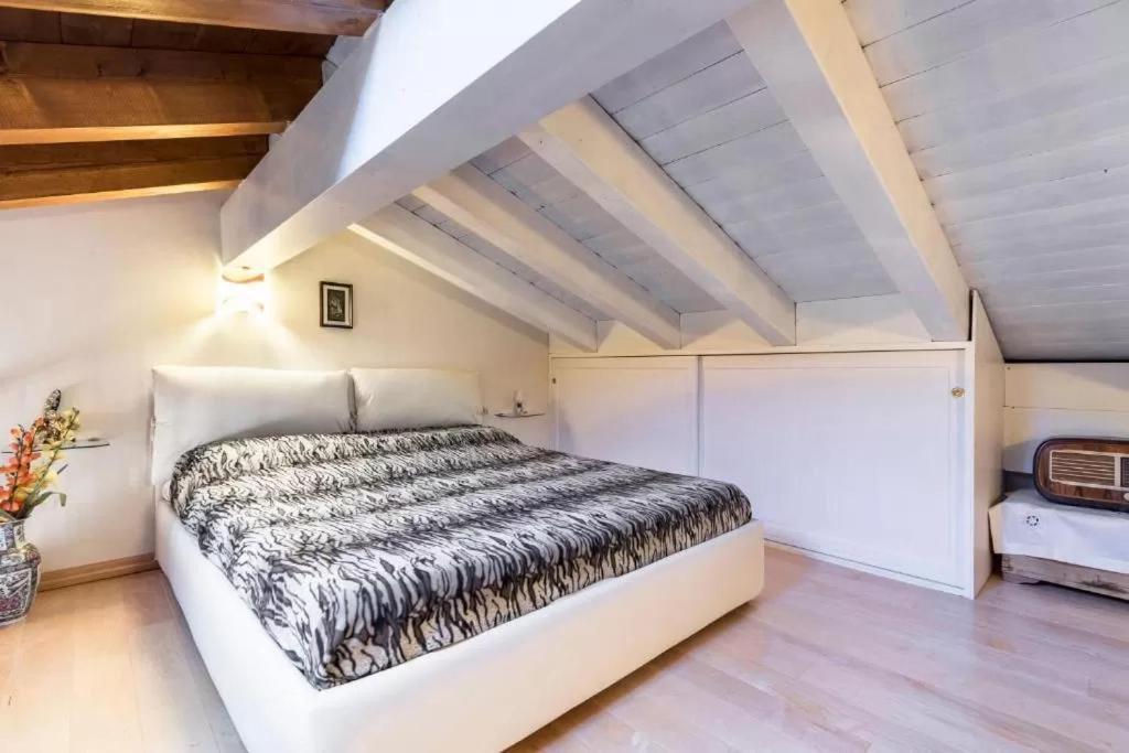 Casa Vacanze Rosalba Ferrara di Monte Baldo Ngoại thất bức ảnh